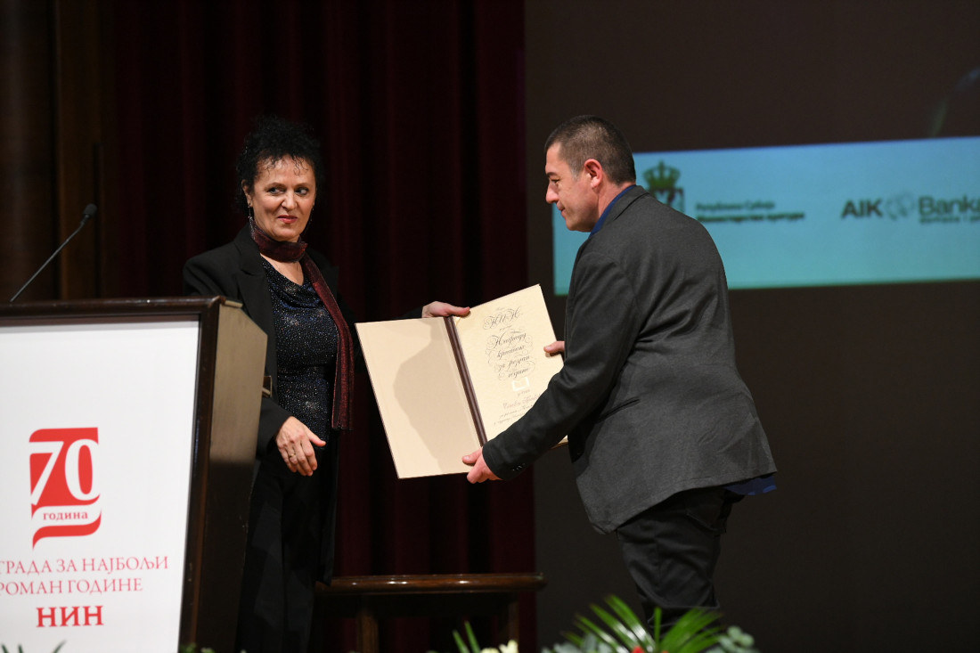 Stevu Grabovcu uručena NIN-ova nagrada: Ovu knjigu sam pisao predugo, nastala je u tišini, u jednoj maloj sobi (FOTO)