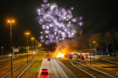 Haos u Holandiji: Farmeri palili šta su stigli, blokirali puteve, povređeni vozači automobila