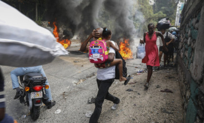 Bukti nasilje na Haitiju: Bande seju strah - za samo tri meseca 2.500 ljudi ubijeno ili povređeno!