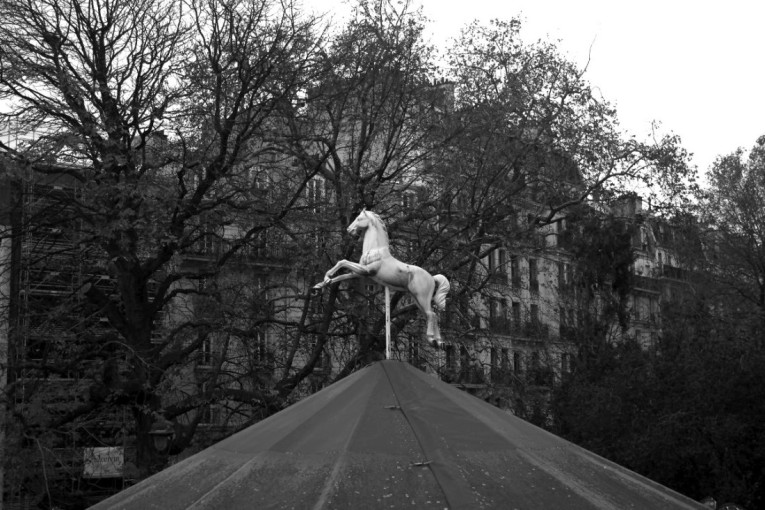 Grad svetlosti na crno-belim fotografijama: Pariz kakav do sada niste videli (FOTO)