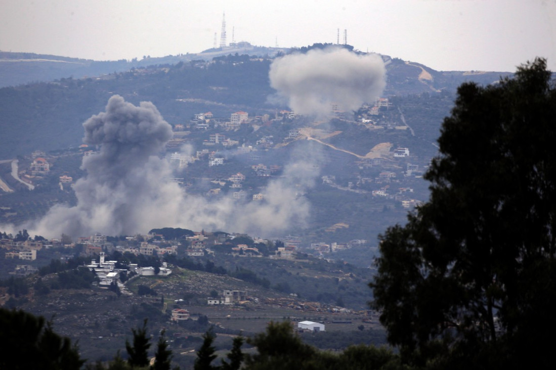 Izraelski napadi izazvali šumske požare u Libanu: Ponovo bacili beli fosfor, sada u blizini kuća (VIDEO)