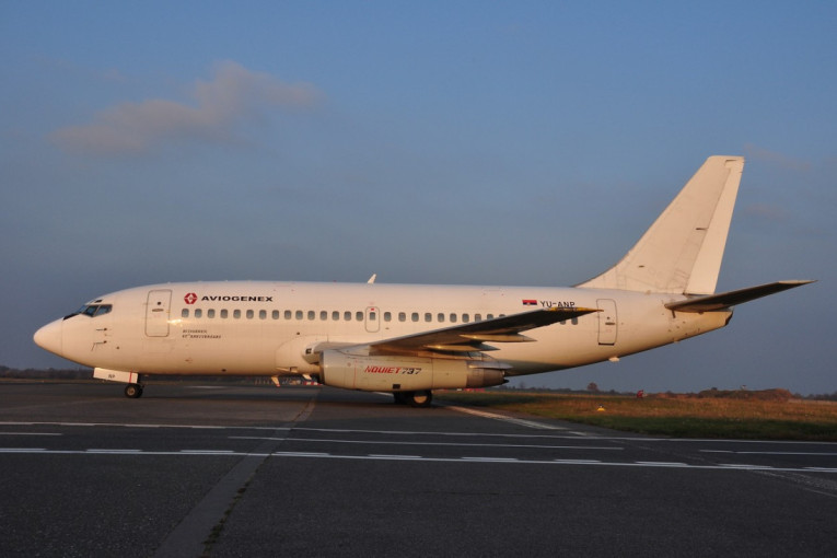 Drama u avionu: Naoružani tinejdžer upao u letelicu (VIDEO)