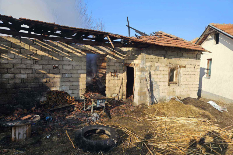 Požar u selu Odanovce podmetnut? Kancelarija za KiM: Ovo je novi vid zastrašivanja Srba na Kosmetu! (FOTO)