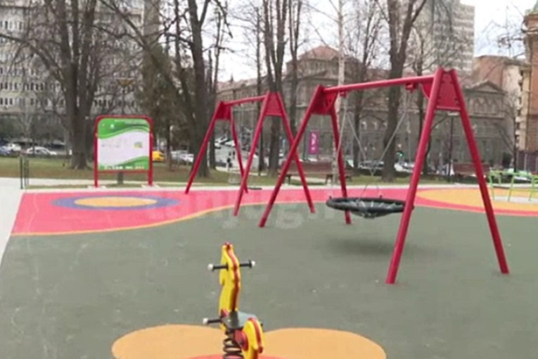 Mališani u Beogradu dobili još jedan kutak za druženje: Završeno dečije igralište u parku Manjež (VIDEO)