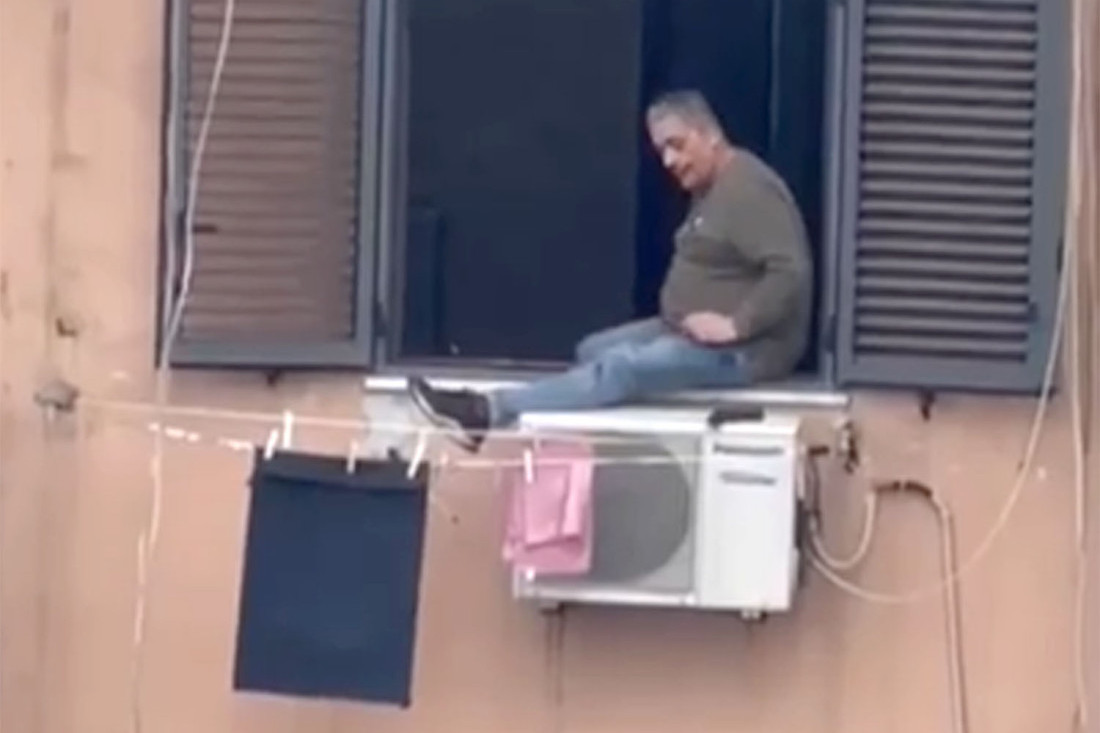 Ovo je muškarac koji je pucao sa prozora u Napulju: Sumnja se da je ubio ženu pre nego što je presudio sebi!