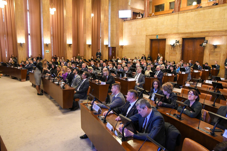 Konstituisan pokrajinski parlament: Skupština Vojvodine potvrdila mandate svih 120 poslanika (FOTO/VIDEO)