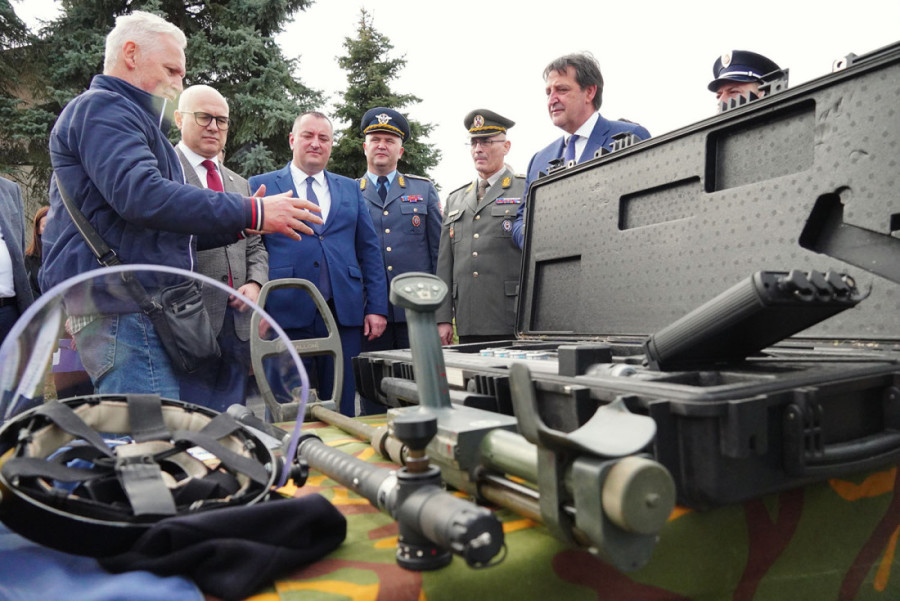 Ministar Vučević otvorio Inovaciono-edukativni park Centra za razminiranje: "Građani zaslužuju da imaju bezbednu zemlju"