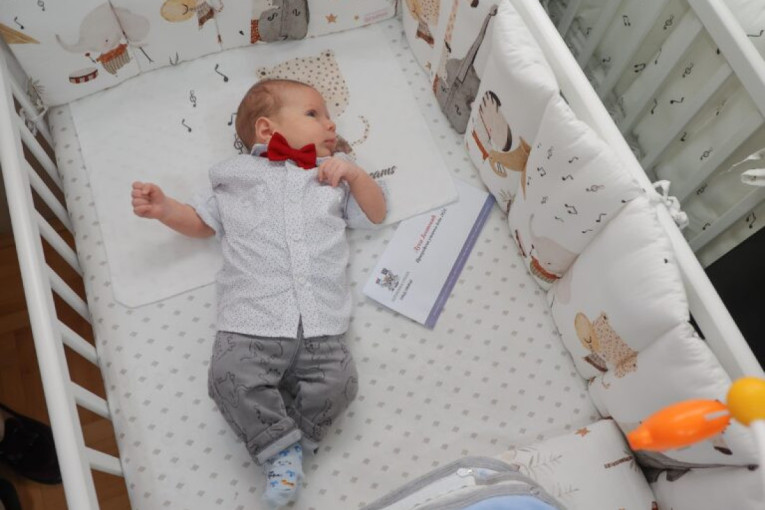Luka je prva rođena beba u užičkom kraju u ovoj godini: Roditelji Andrijana i Dragan imaju razlog da budu najponosniji (FOTO)