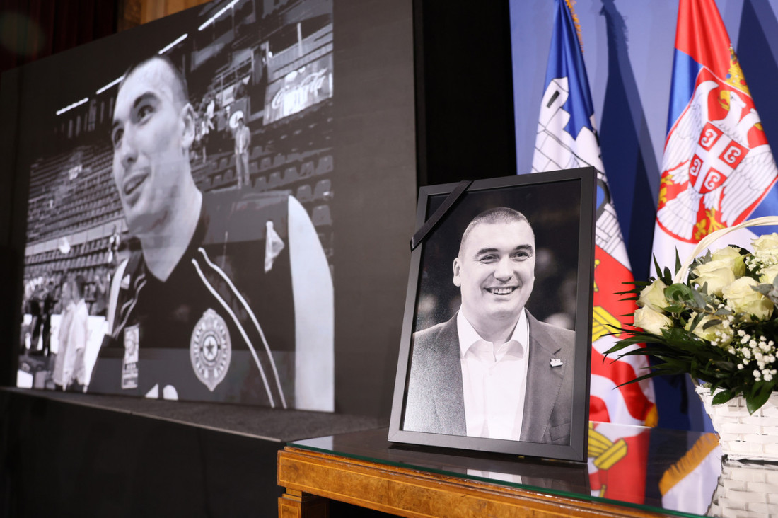 Održana komemoracija Dejanu Milojeviću: Hvala, veliki čoveče, za sve što si učinio za nas! (FOTO, GALERIJA)