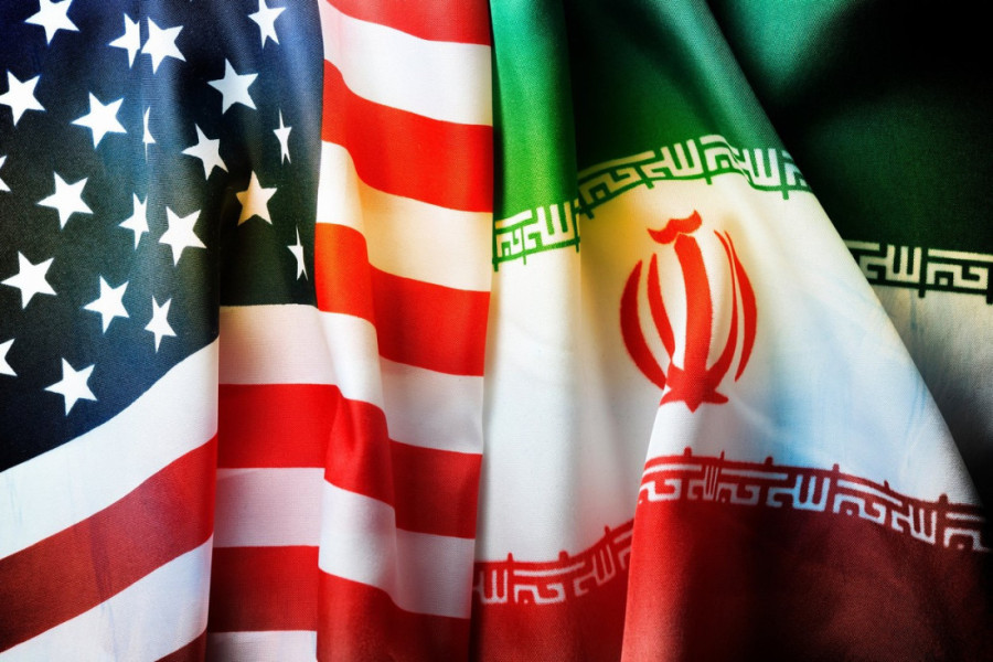 Makron se pojavio sa krvavim okom, odmah krenule da se šire teorije: Svi pomislili da je Brižit "uzela stvar u svoje ruke" (FOTO)