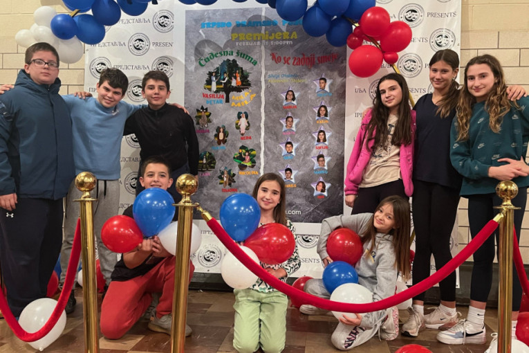 Dva sata putovali u jednom pravcu da bi stigli na probe: Srpska deca spremila predstavu koju će izvesti usred Amerike!