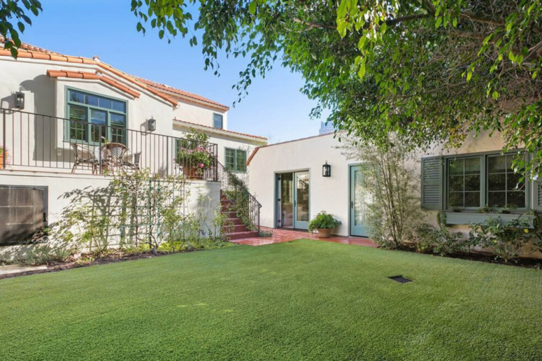 Vozači, obratite pažnju! Nema snega, ali ponegde ima poledice i magle!