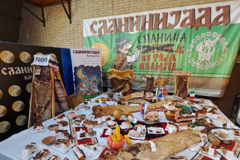Proglašena najbolja slanina u Srbiji! Vojnovići otkrili tajnu njihove slanine i kako su jedini osvojili Slaninijadu dva puta zaredom (FOTO)