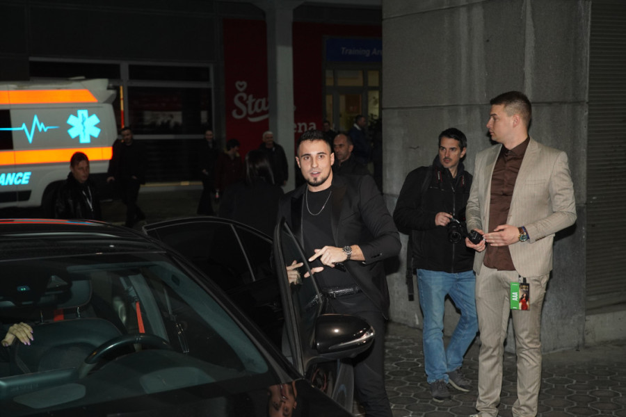 Sin Dragane Mirković na romantičnoj večeri s lepšom polovinom: Marko uživa s atraktivnom plavušom