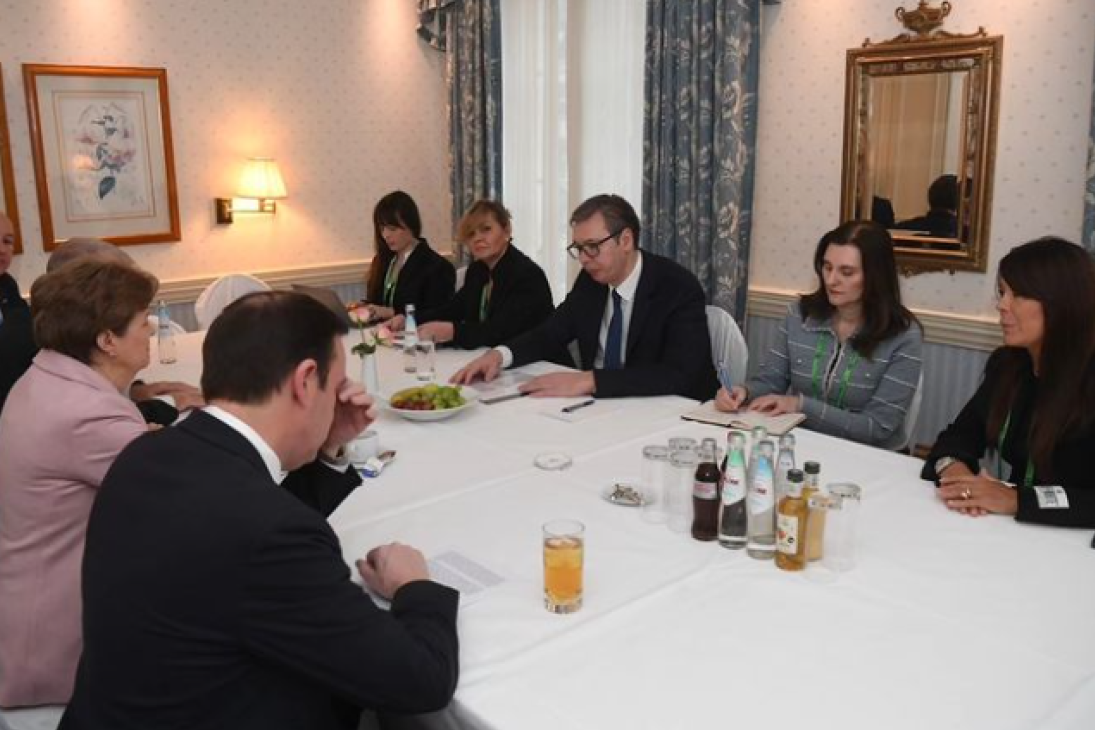 Vučić u Minhenu sa delegacijom američkih senatora:  "Ponovio sam veliku zabrinutost za bezbednost i prava srpskog naroda na KiM!"
