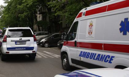 Pretučen general u penziji u Beogradu: Trojica ga udarala na autobuskoj stanici, zadobio teške povrede!