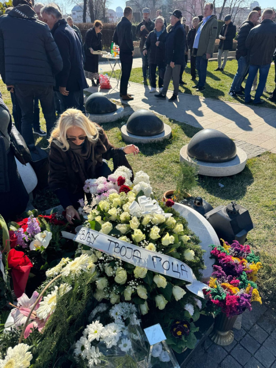 Šest godina od smrti Šabana Šaulića: Dve verzije priče postoje o njegovoj smrti