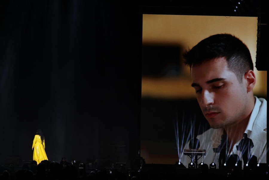 Najemotivniji trenuci s drugog koncerta Dragane Mirković u Areni: Omaž pevačice preminulim kolegama sa scene sve je rasplakao (FOTO)