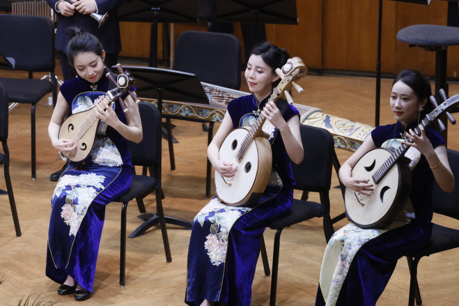 Kinesko-srpski novogodišnji koncert održan na Kolarcu: Od "Pesme punog meseca" do "Tamo daleko" (FOTO)