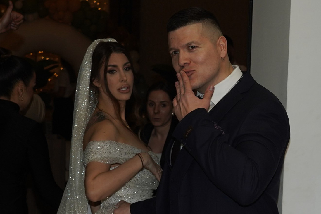 Žena Slobe Radanovića je trudna? Svi bruje o trenutku sa svadbe koji je šokirao: Je l' mi slutite to? (VIDEO)