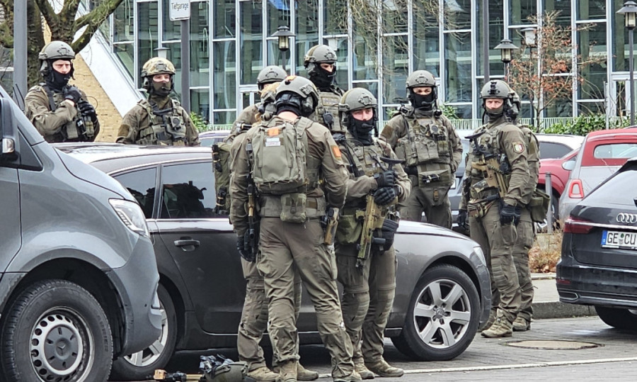 Pokušaj masakra u srednjoj školi u Nemačkoj: Učenik nožem i makazama ranio nekoliko đaka (FOTO)