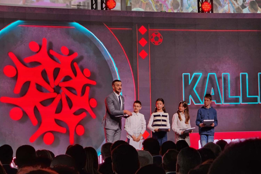 Rumenige proglašen za ambasadora Sportskih igara mladih, Nemac i Vučić se prisetili i mečeva Zvezde i Bajerna! (FOTO/VIDEO)