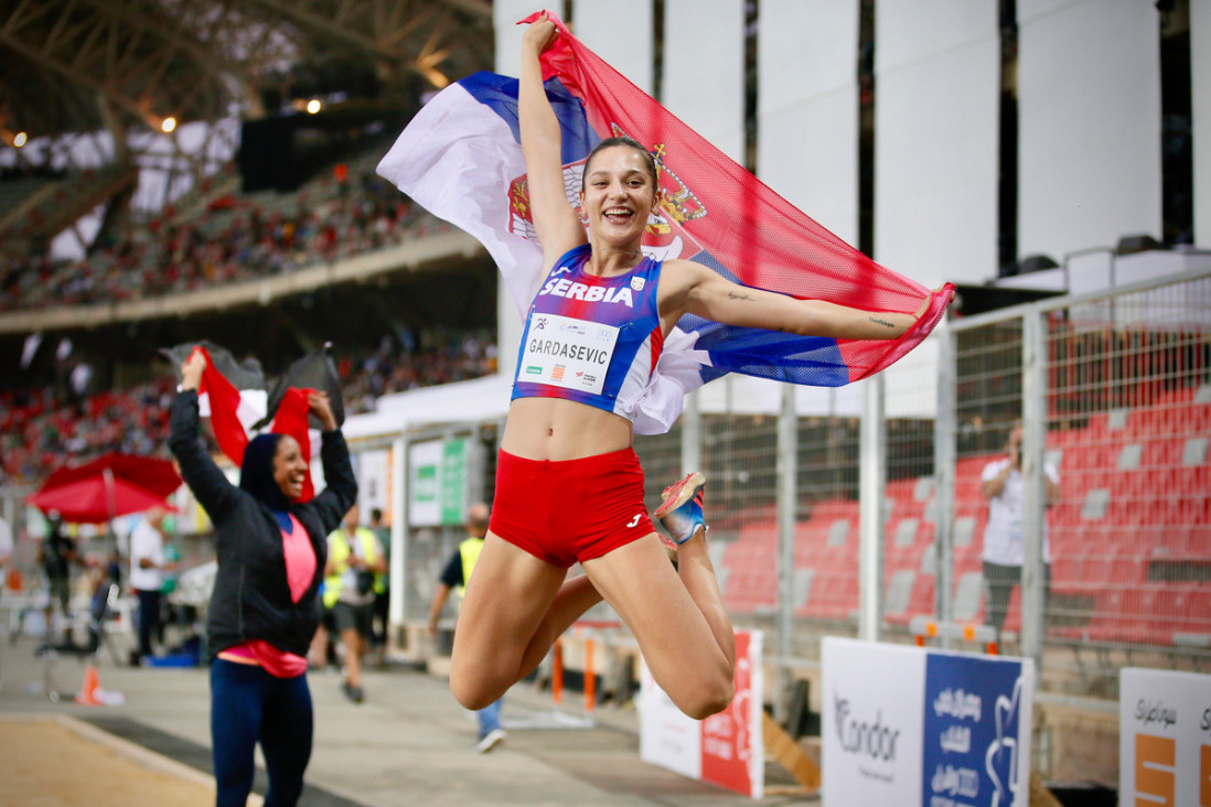 Srpska atletika ima još jednu kraljicu! Istorijski uspeh Milice Gardašević – ova titula prvi put stiže u Srbiju!