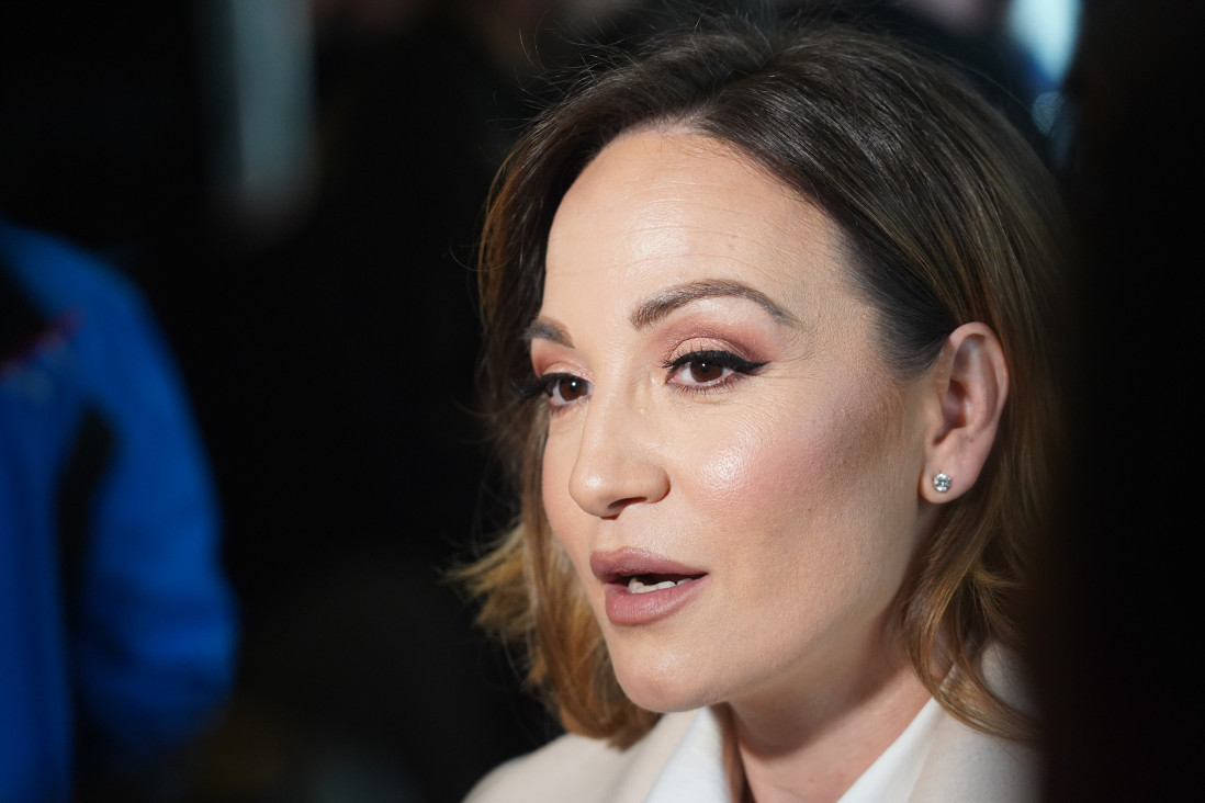 Tuga u domu Jelene Tomašević: Pevačica se rasula na sitne komade zbog očeve smrti