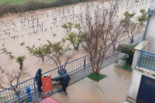 Obilna kiša "potopila" Hercegovinu: Meštani u panici (FOTO)