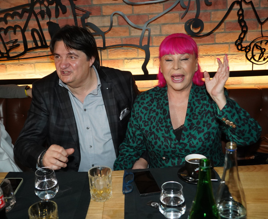 Zorica i Kemiš spremili luks svadbeno veselje: Pozivnice sa zlatnim slovima raspametile!