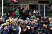 "Nećemo otići, ni po cenu da budemo gladni": Žene iz "Jumka" u redovima ispred ekspoziture Poštanske štedionice, drugih primanja nemaju