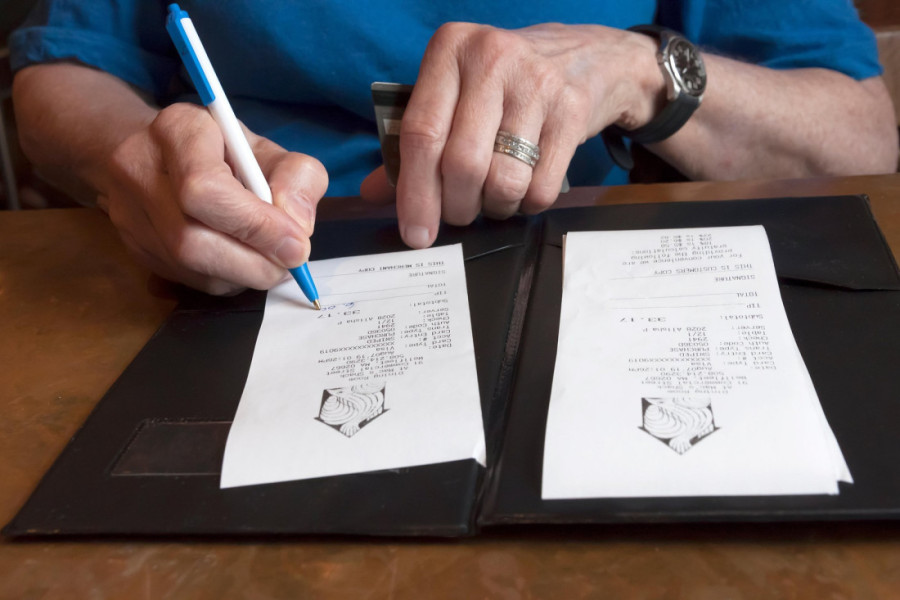 "Za ovu grudvu 90 evra?“ Otišao u luksuzni restoran, pa pokazao šta je dobio, ljudi ne mogu da dođu sebi (FOTO)