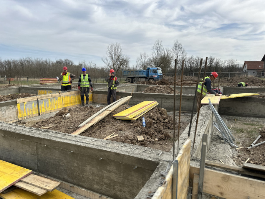 Samo deca znače opstanak: Položen kamen temeljac za izgradnju vrtića kod Čačka