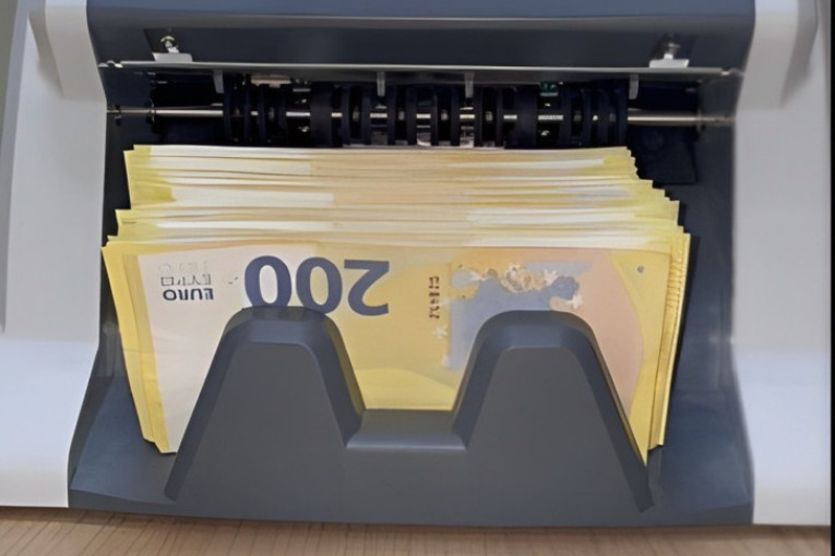 Milijarde, milijarde! Aerodrom rekorder, građevinci u kanalu