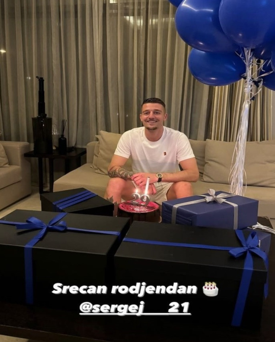 Sergej proslavio rođendan u Saudijskoj Arabiji, Al Hilal ga proglasio kraljem! Tu je torta, tu su pokloni, a tu je i Mitrogol! (FOTO)