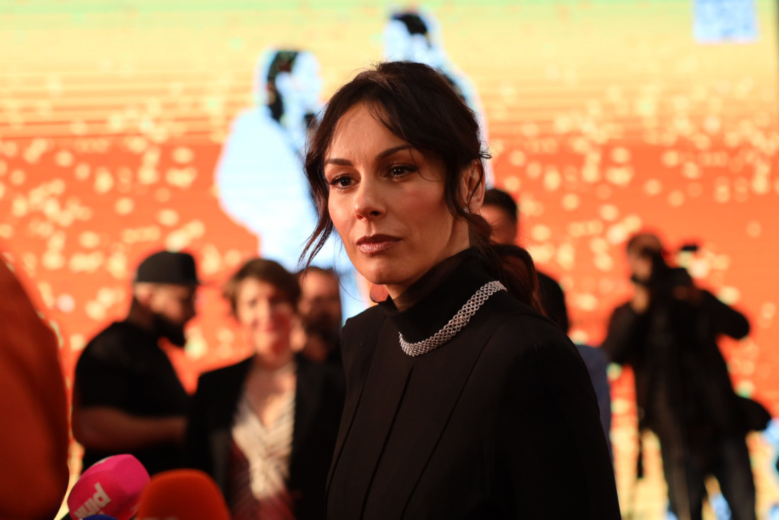 24sedam na premijeri filma „Jorgovani“! Svi su čekali samo nju: Pojavila se nasmejana šaljući poljupce (FOTO/VIDEO)