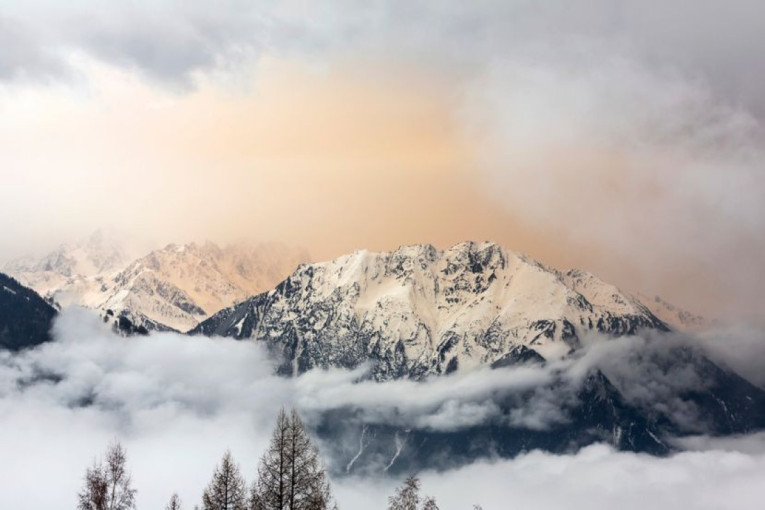 Krvavi sneg na Alpima, pojava koja je u prošlosti ukazivala na rat: Evo o čemu se radi!