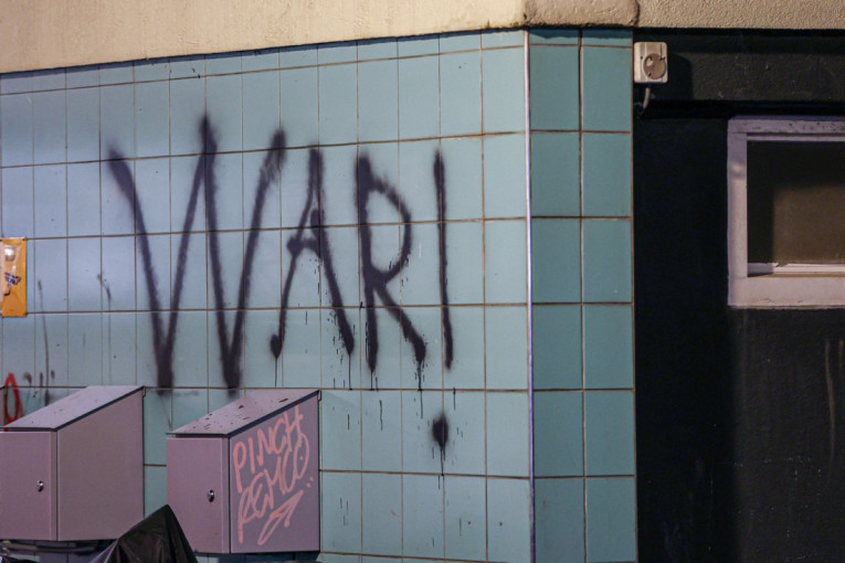 Četiri eksplozije odjeknule u Amsterdamu! Na zidovima napadnutih zgrada ispisana reč "rat" (FOTO)