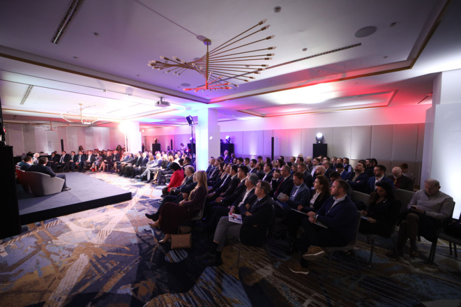 Naučni skup "Prvi sretenjski susret" održan u Beogradu u prisustvu velikog broja istoričara, akademika i članova najvišeg državnog vrha