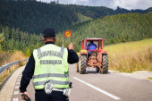 Oprez, traktori na putu! Zvanično godišnje tridesetak ljudi pogine u saobraćajkama sa traktorima
