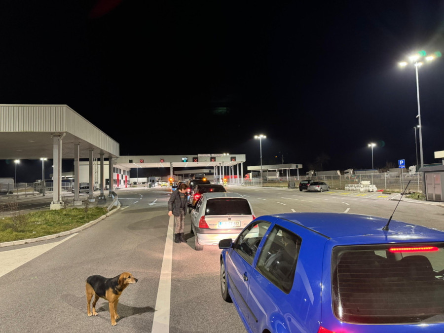 "Ovo je katastrofa, čekamo skoro sat vremena": Pao sistem na graničnim prelazima u Srbiji! (FOTO)