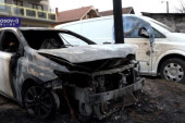 Novi napad na Srbe sa KiM: Kurtijevi poslušnici zapalili automobil načelnici opštinske uprave u srpskom sistemu (VIDEO)