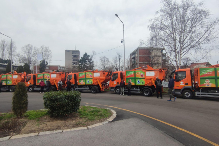 "Mini-smećarci" izlaze na ulice Beograda: Vozni park "Gradske čistoće" bogatiji za 10 novih vozila (FOTO)