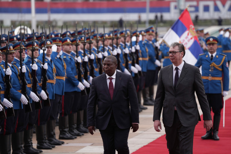 Vučić dočekao predsednika Centralnoafričke Republike: Ova poseta otvara novo poglavlje u odnosima naših zemalja (FOTO)