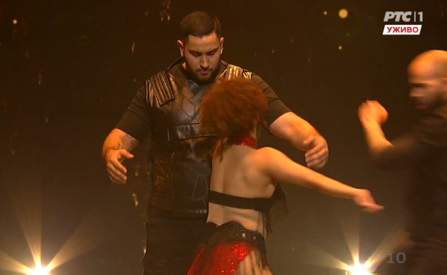 Ovo je jedini narodnjak na PZE! Dušan Kurtić pokidao nastupom: Pesma je nastala u teretani!