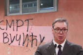Direktna posledica opozicione kampanje mržnje: Osvanuli jezivi grafiti u kojima Vučiću prete smrću! (FOTO)