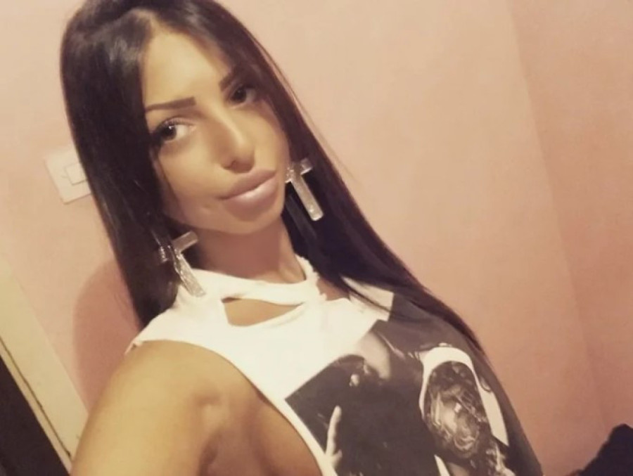 "Povraća mi se, unakažena je!" Maja Marinković na stubu srama zbog operacije, svi komentarišu njenu izdeformisanu zadnjicu