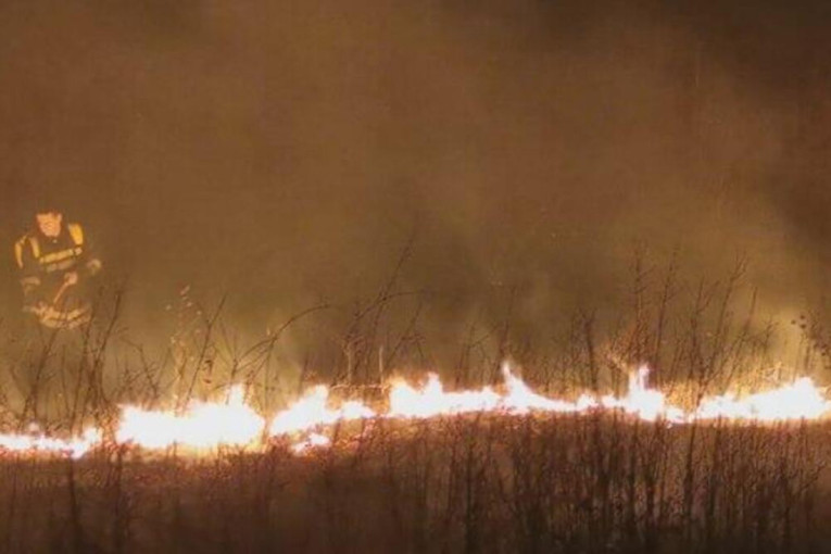 Ogroman požar kod Ivanjice: Vatra guta 10 hektara šume, nestao čovek!