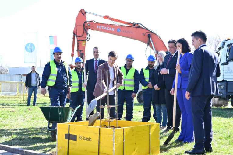 I Kruševac dobija naučno-tehnološki park: Premijerka na polaganju kamena temeljca - Mnogi su mislili da je plan "Srbija 2027" bajka (FOTO)