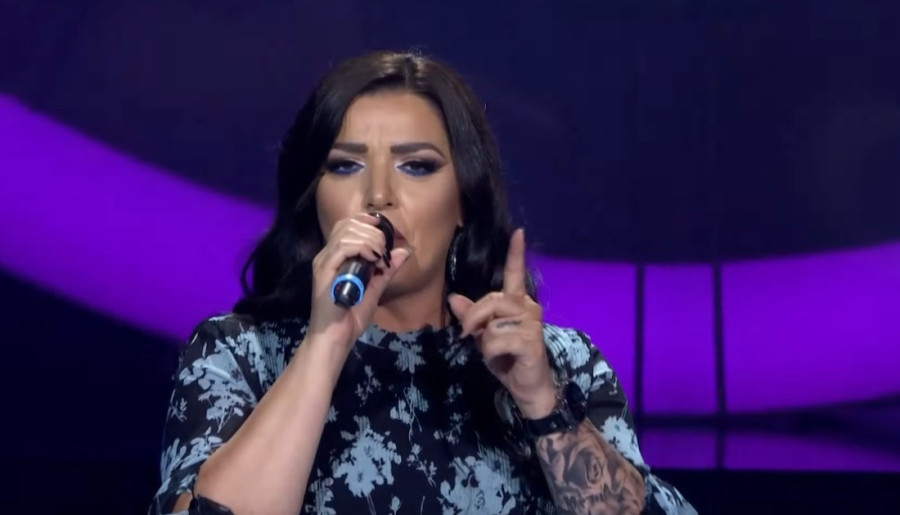 Pevačica (47) drugi put postaje baka: Bila u kandžama narkotika, a sad podelila radosne vesti